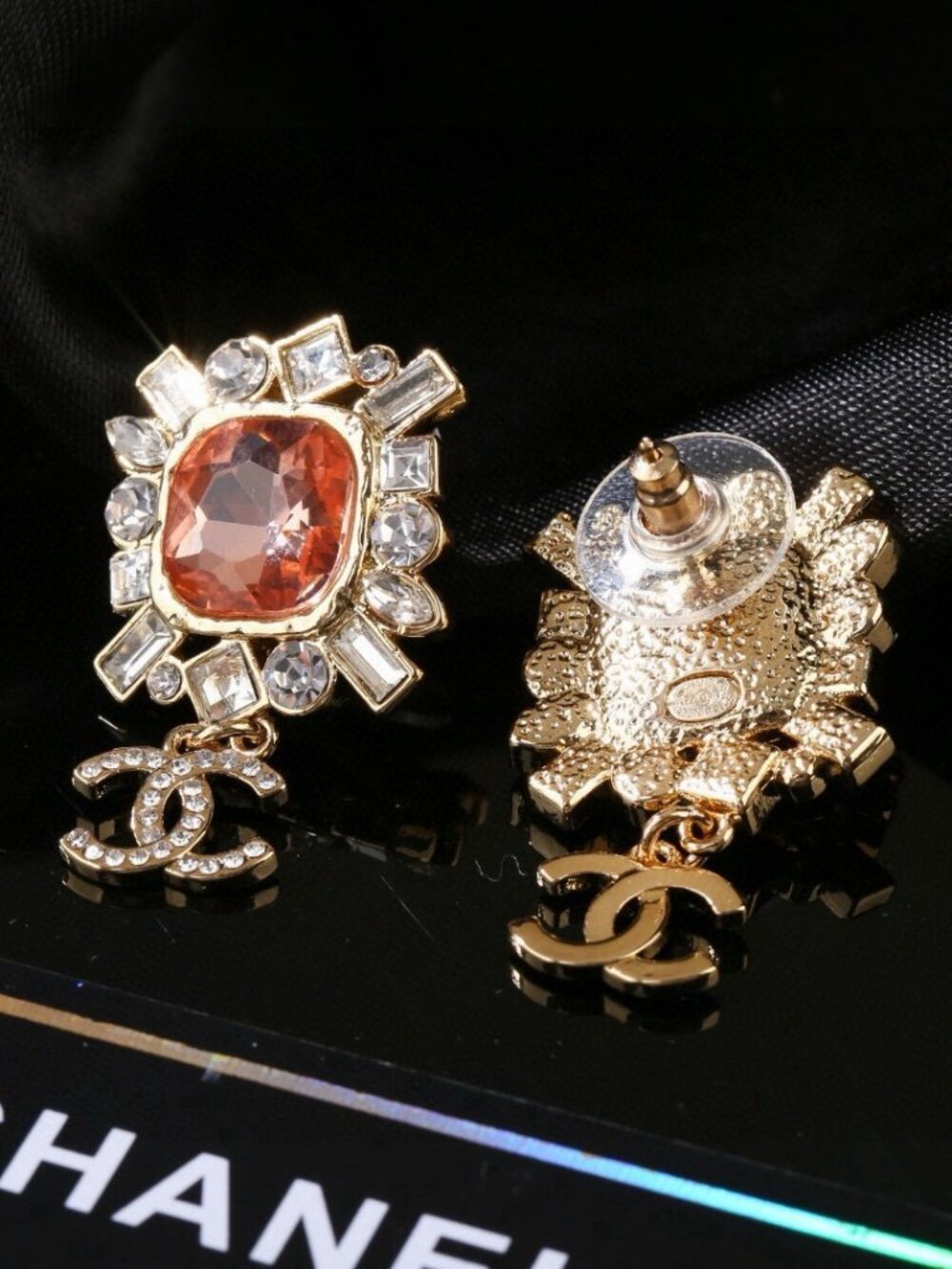 Chanel earring - Picture 3 of 4